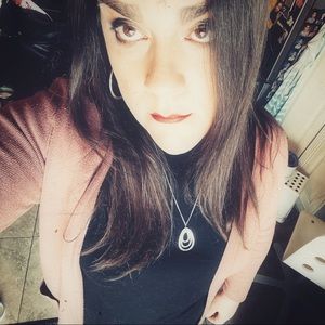 Meet your Posher, Rebecca